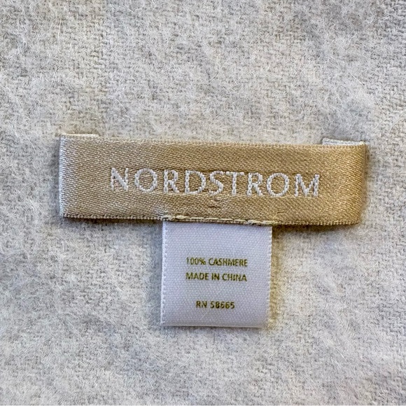 Nordstrom 100% Cashmere All-Around Fringe Scarf Wrap Cream Ivory💛 - Picture 8 of 9